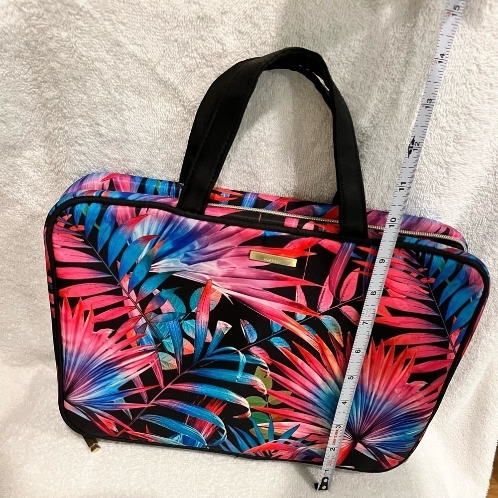 Cosmetic/jewelry travel case - Picture 2 of 7